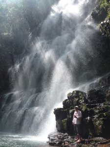 Dégustation de tereré sous le Salto Cristal.