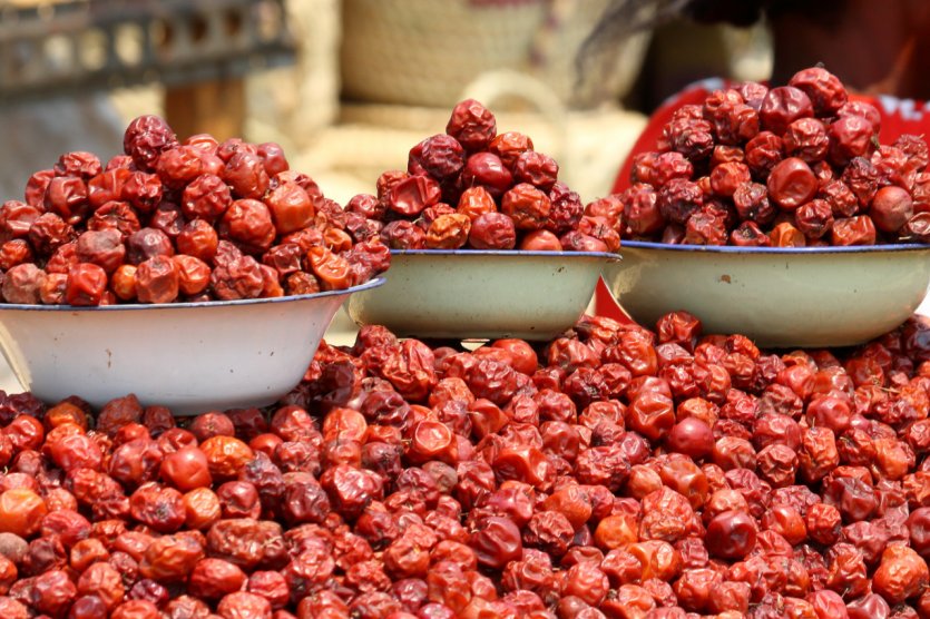 Fruits de Marula sur un marché local.