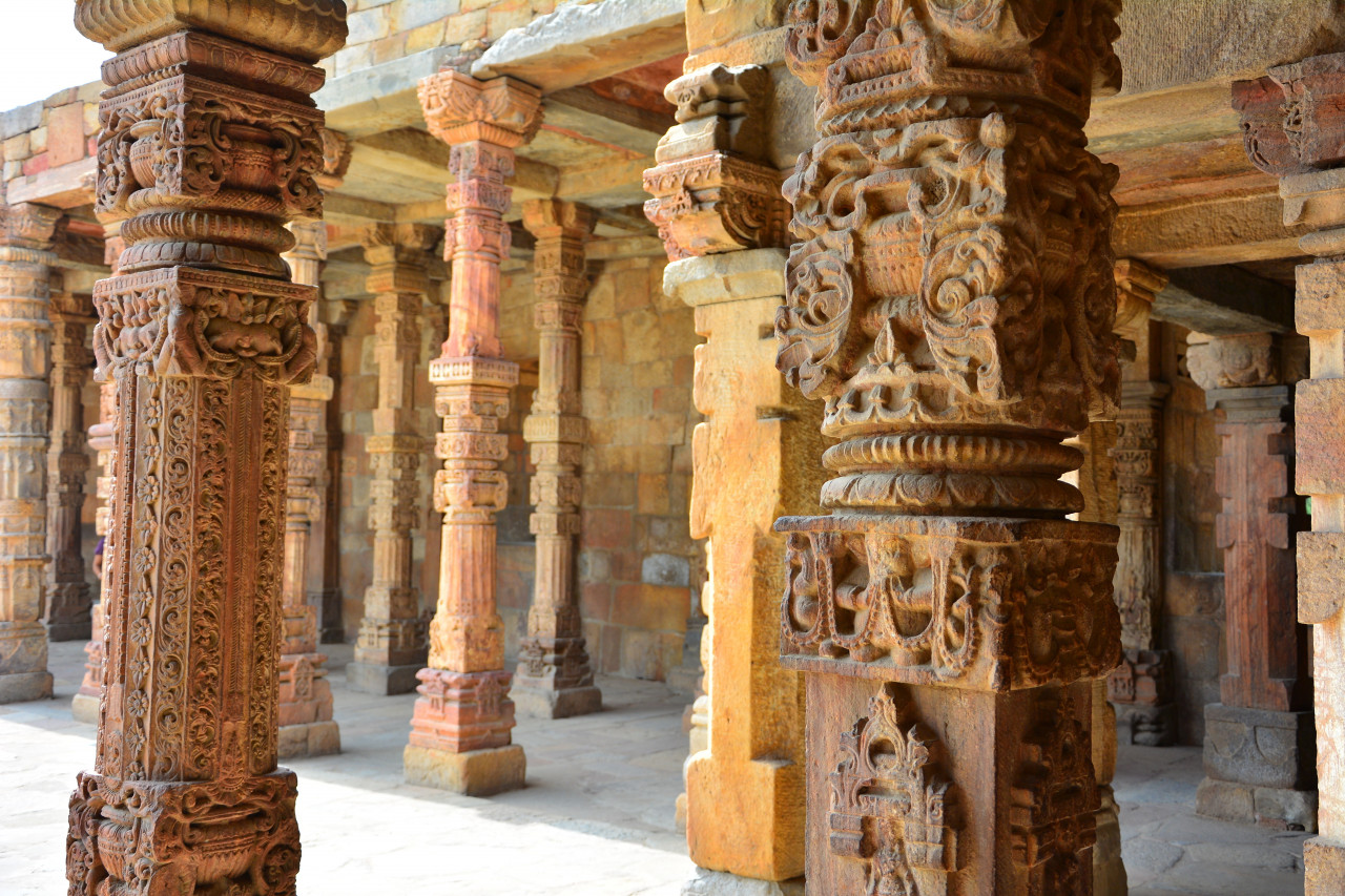 Le complexe de Qutub Minar possède le plus haut minaret de briques du monde.