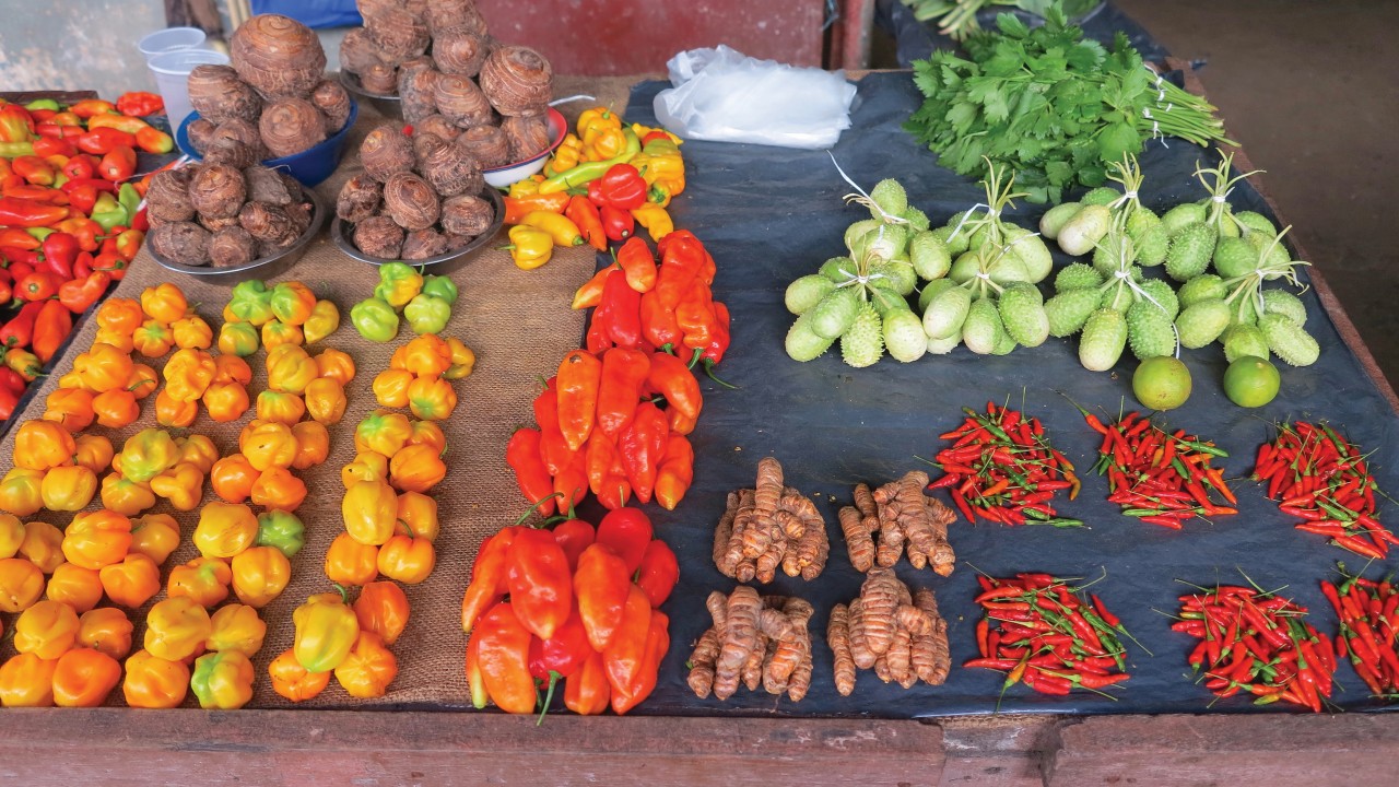 Les épices font partie intégrante de la cuisine surinamaise.