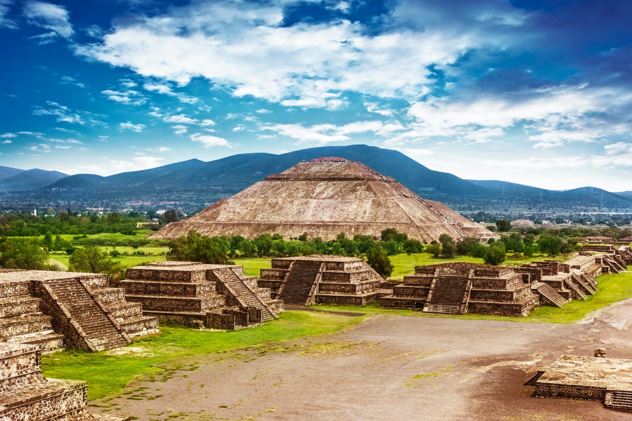 Pyramide de la Lune sur le site archéologique de Teotihuacan, Mexique.