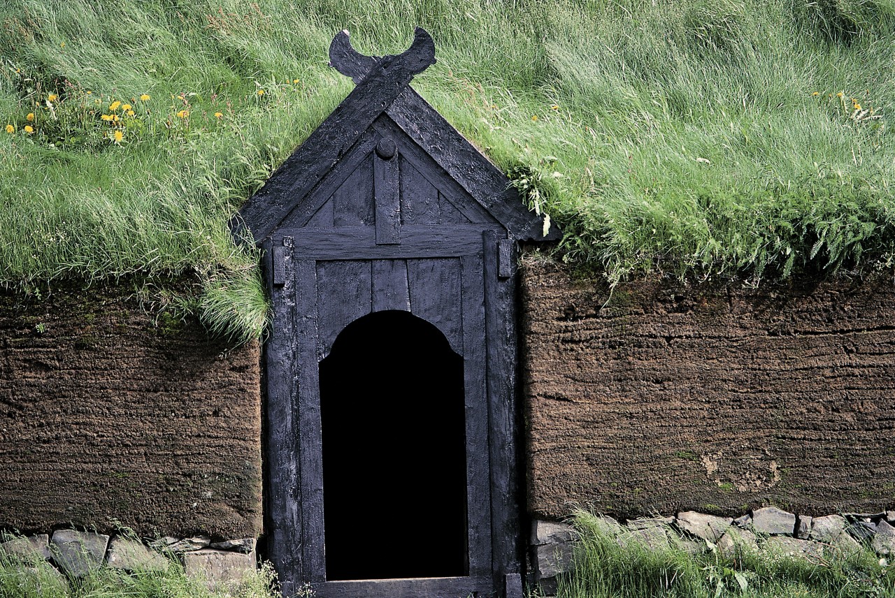 Entrée d'une ferme viking.