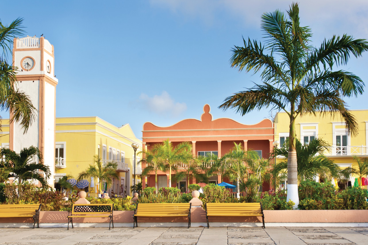 Tour de l'horloge sur Plaza del Sol, San Miguel de Cozumel.