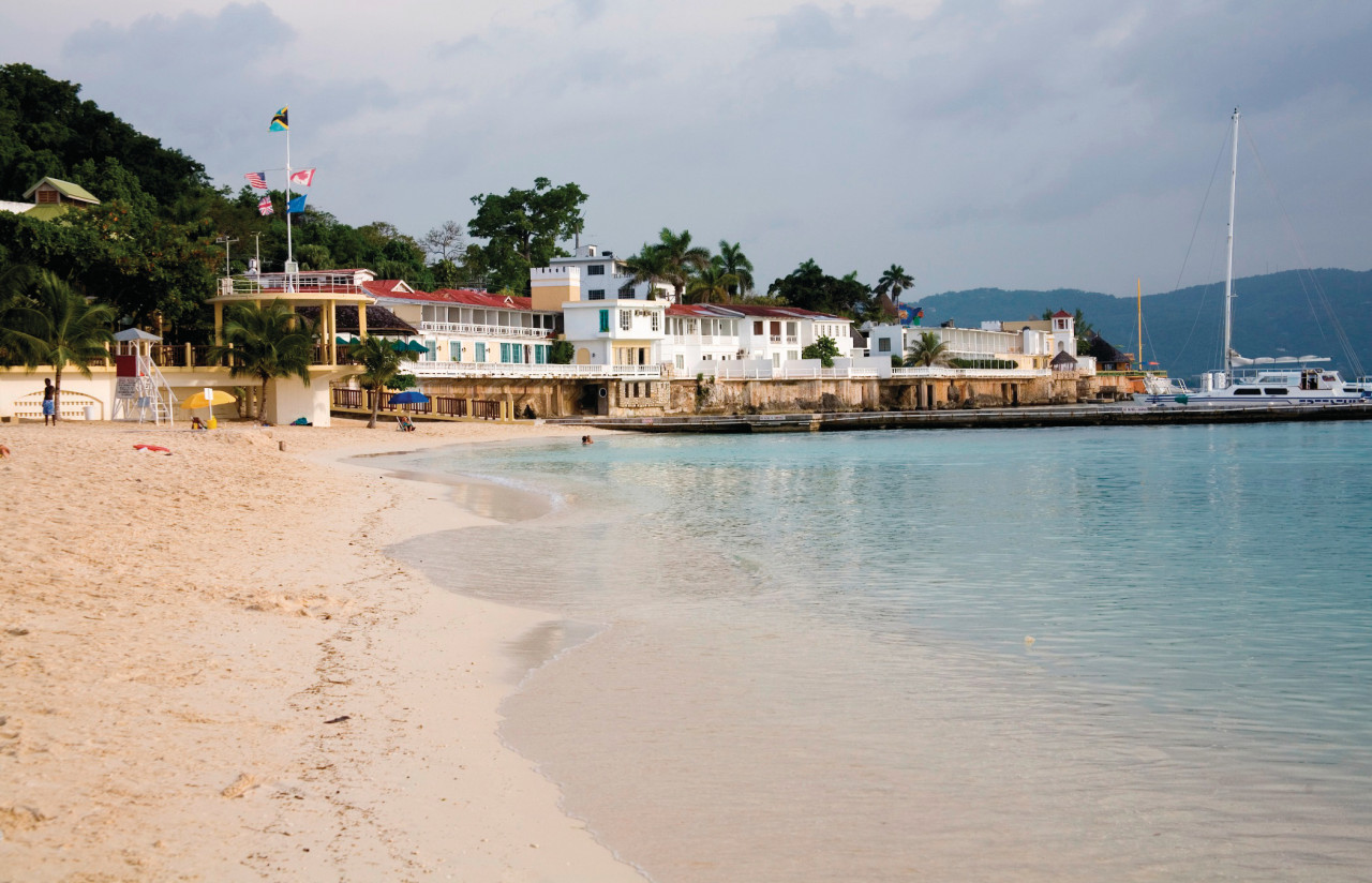 Doctor's Cave Beach.