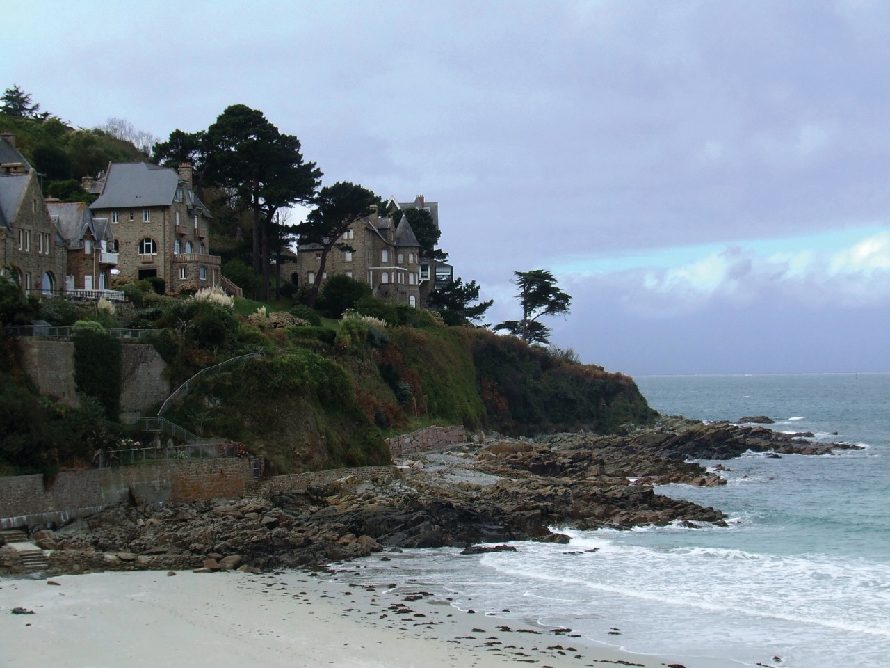 La plage de Trestignel à Perros-Guirec.