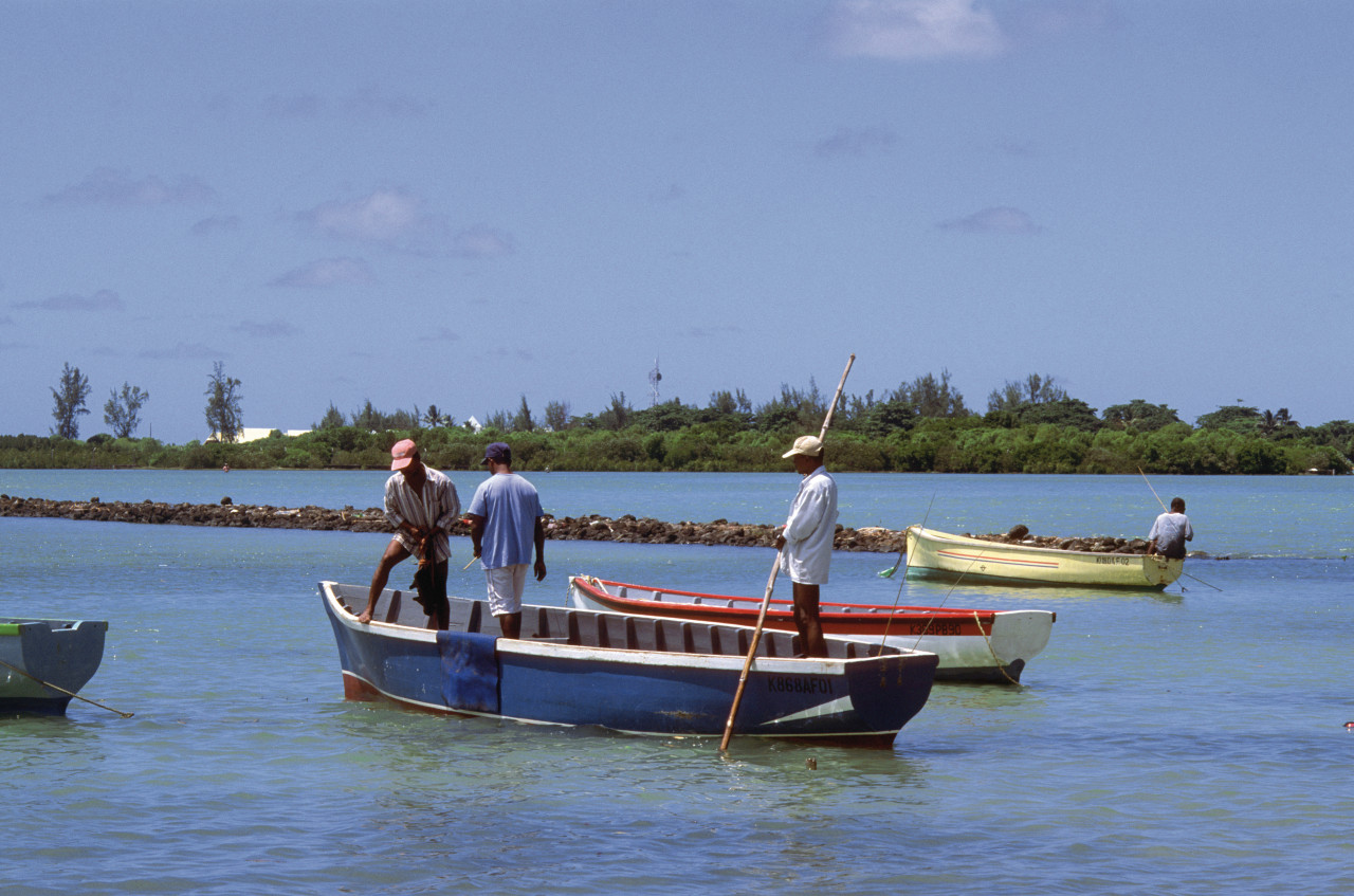 Pêcheurs à Mahébourg.