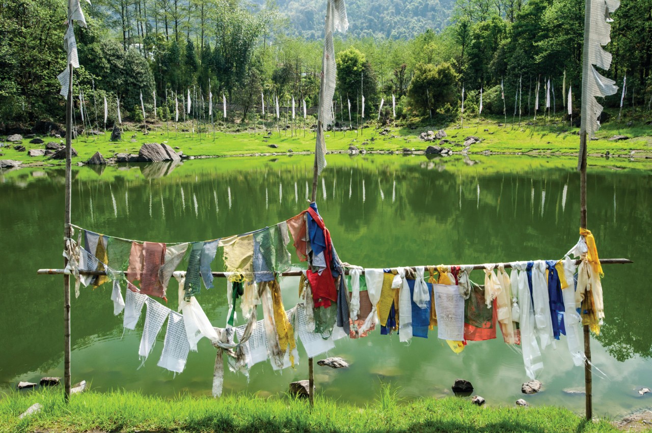 Drapeaux de prières près du lac Kathok, Yuksom.