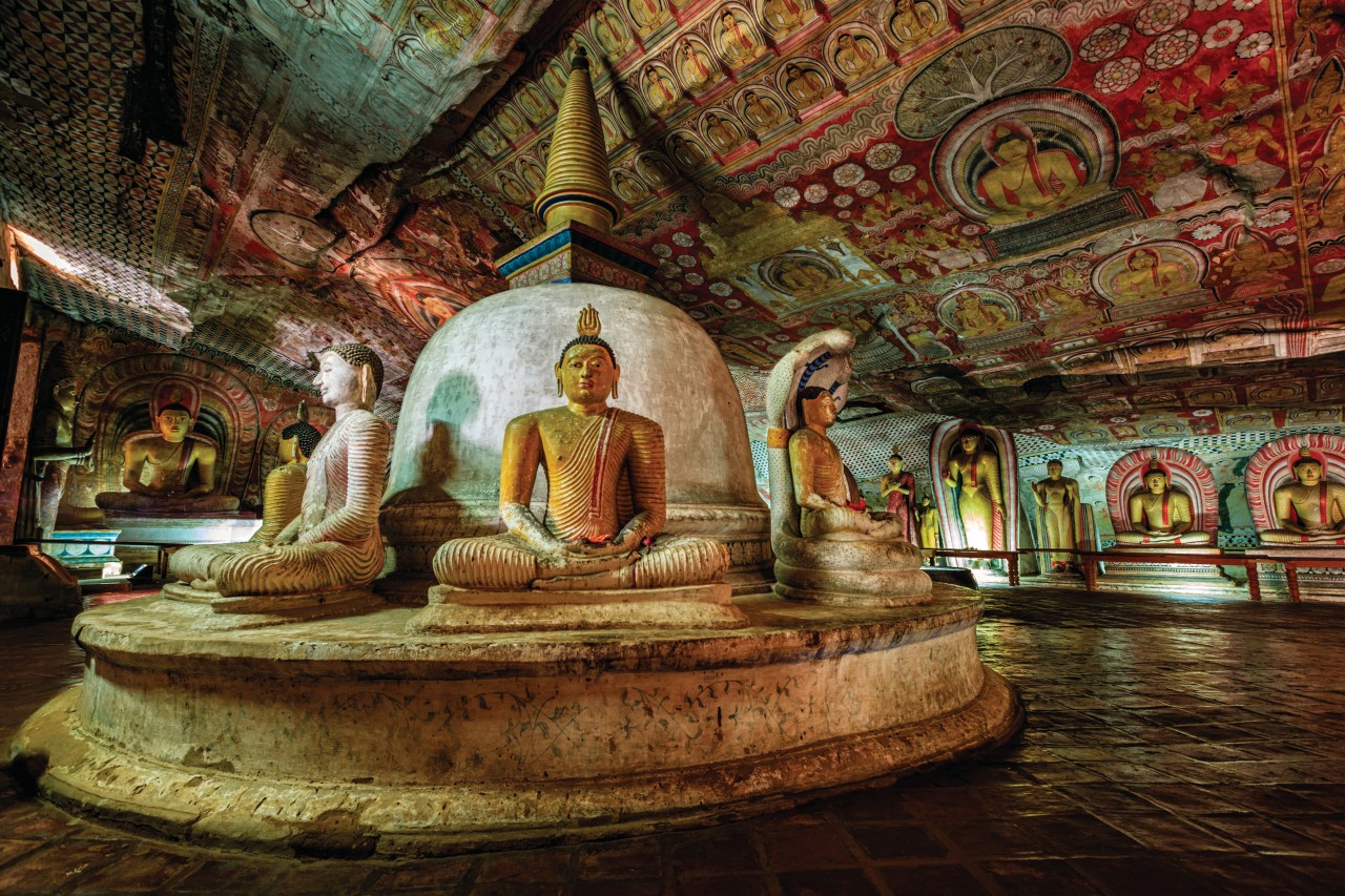 Statue de Bouddha dans le temple d'Or de Dambulla.